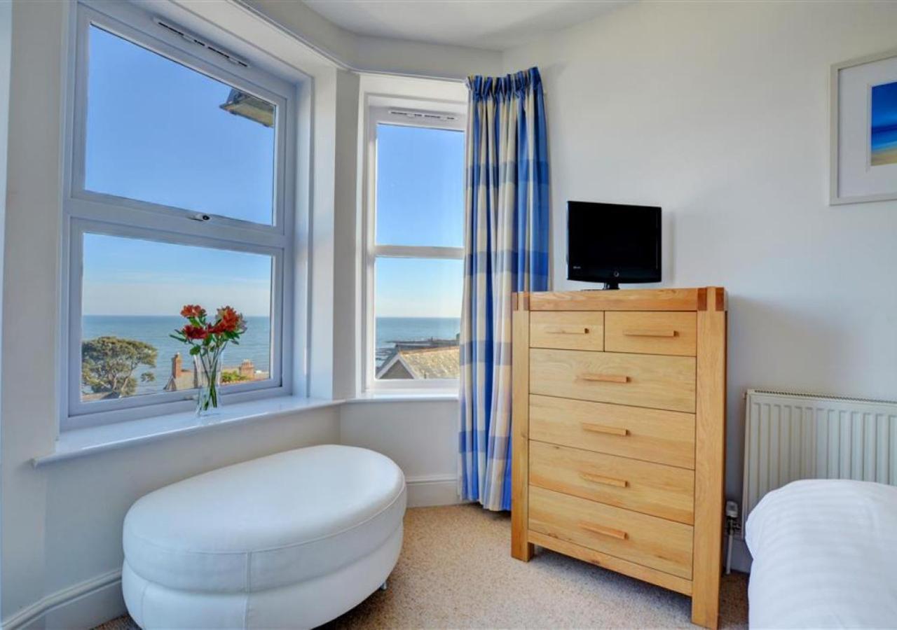 Eddystone Lemain Garden Apts Лу Екстериор снимка